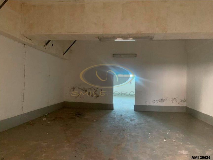 Armazém em Santa Iria da Azóia